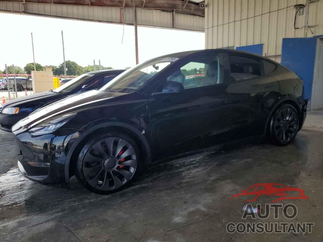 TESLA MODEL Y 2021 - 5YJYGDEF5MF189352