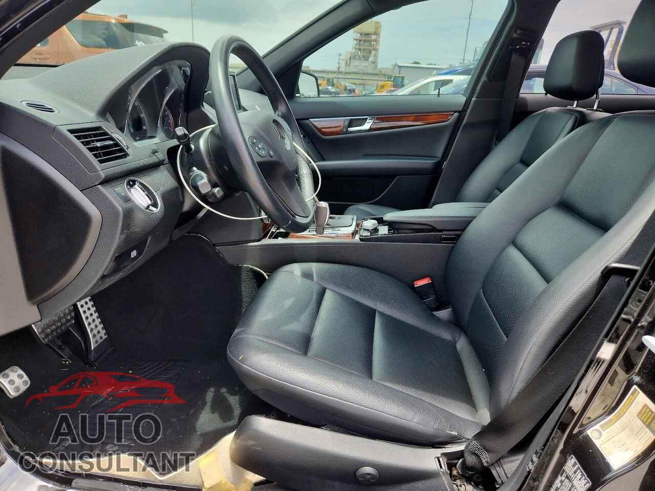 MERCEDES-BENZ C-CLASS 2011 - WDDGF5EB8BR185276