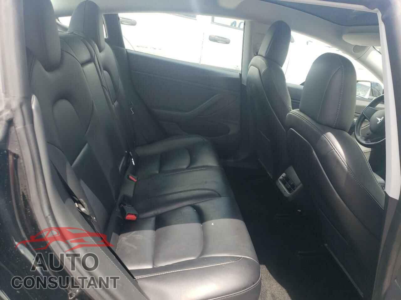 TESLA MODEL 3 2019 - 5YJ3E1EB0KF359268