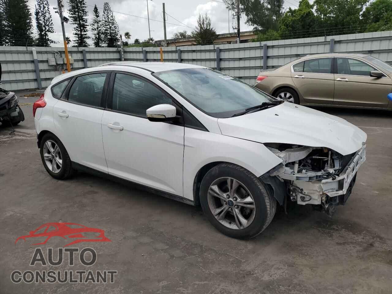 FORD FOCUS 2014 - 1FADP3K20EL271973
