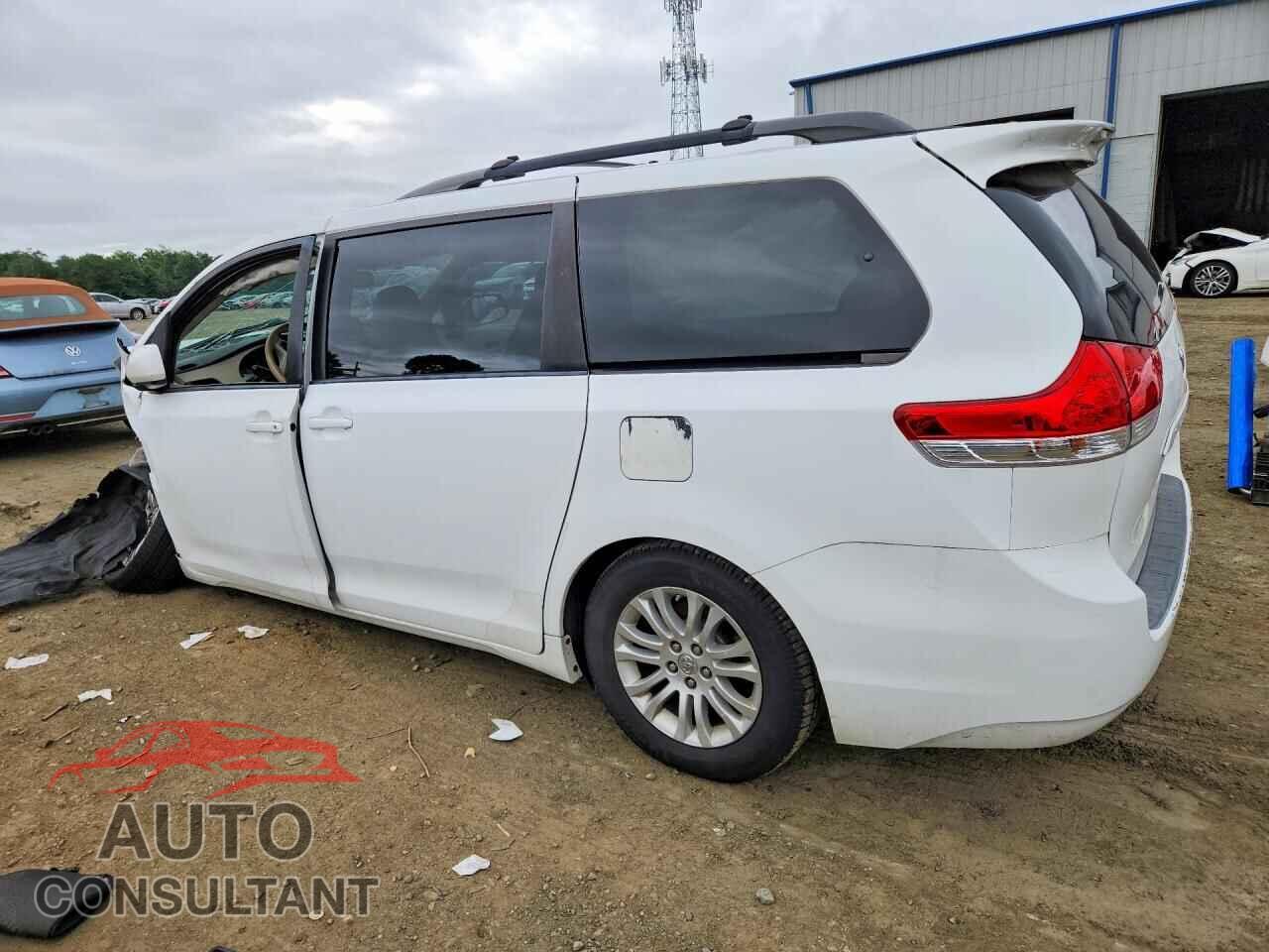 TOYOTA SIENNA 2011 - 5TDYK3DC7BS172030