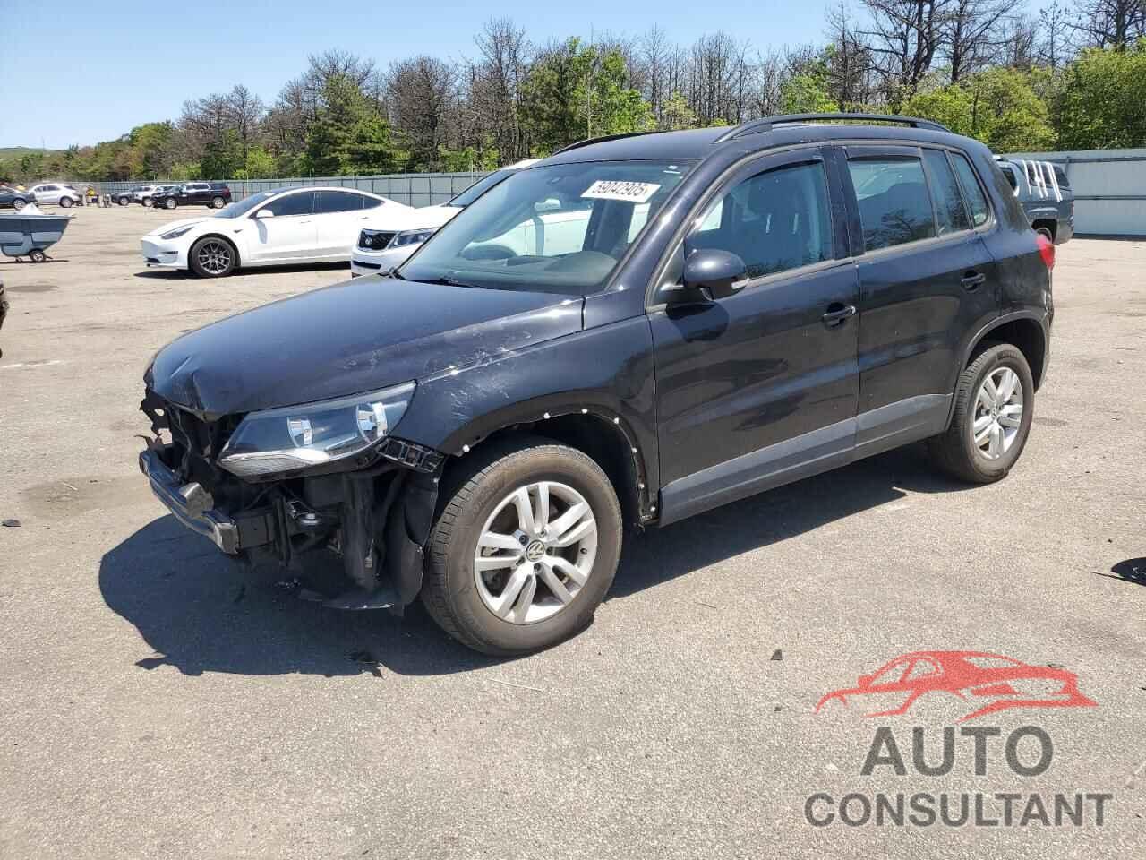 VOLKSWAGEN TIGUAN 2017 - WVGAV7AX3HW503181