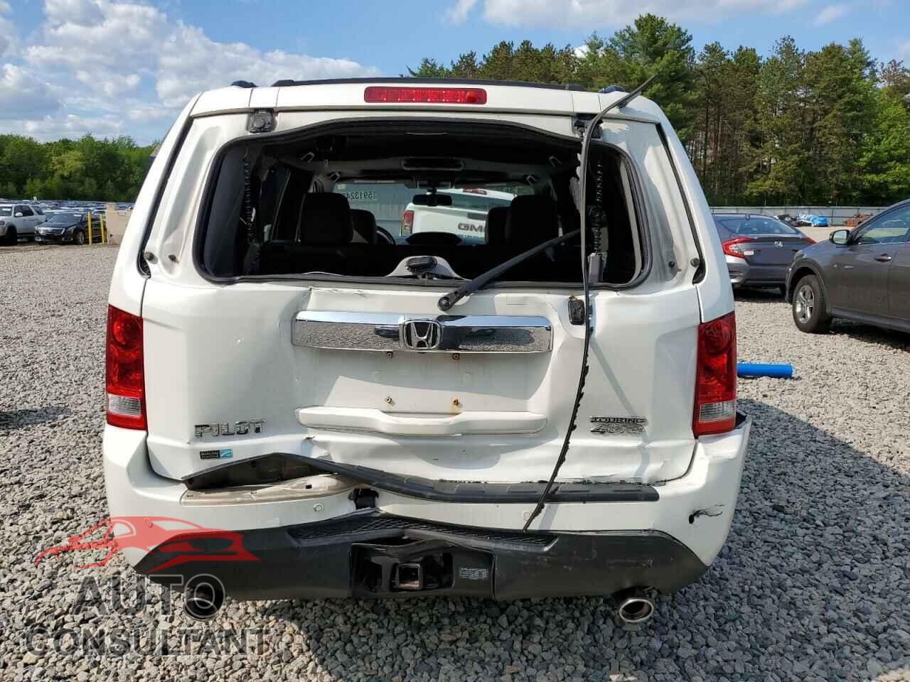 HONDA PILOT 2015 - 5FNYF4H96FB073640