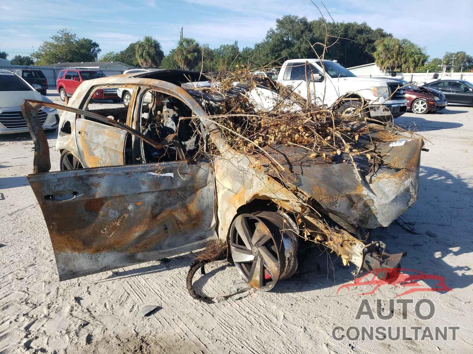 VOLKSWAGEN GTI 2018 - 3VW547AUXJM262592