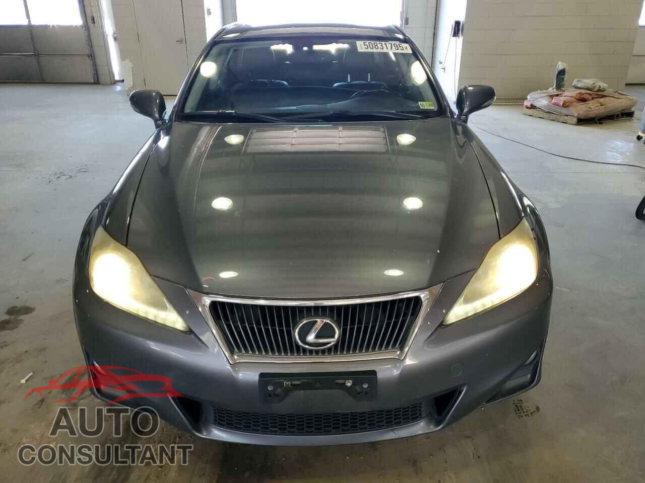 LEXUS IS 2012 - JTHCF5C2XC5054708