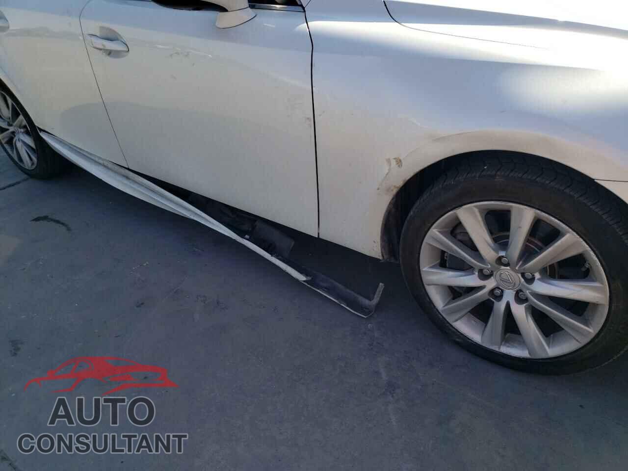 LEXUS IS 2016 - JTHBA1D28G5017633