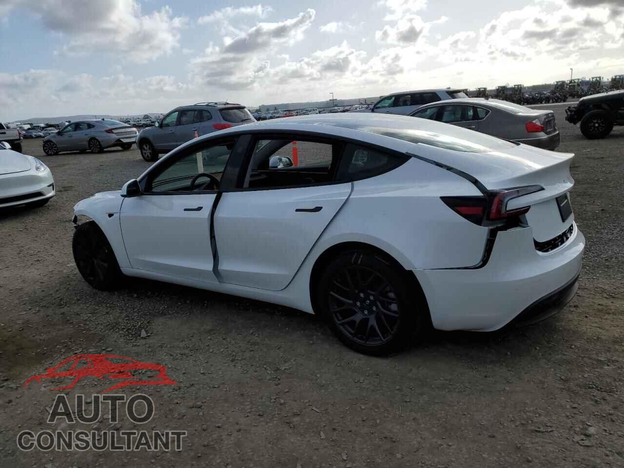 TESLA MODEL 3 2024 - 5YJ3E1EB4RF843339
