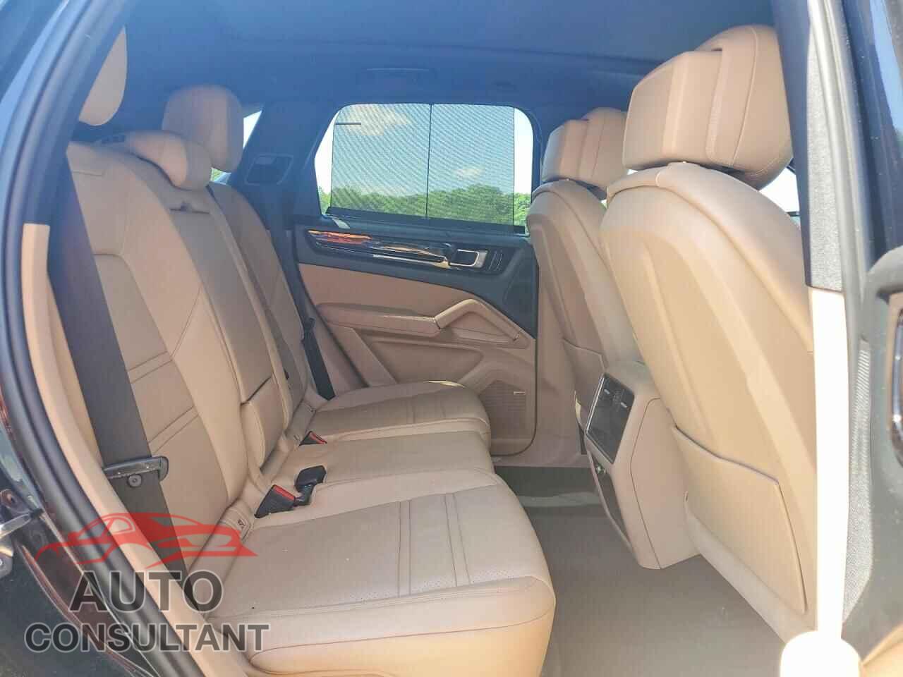 PORSCHE CAYENNE 2019 - WP1AA2AY0KDA10636