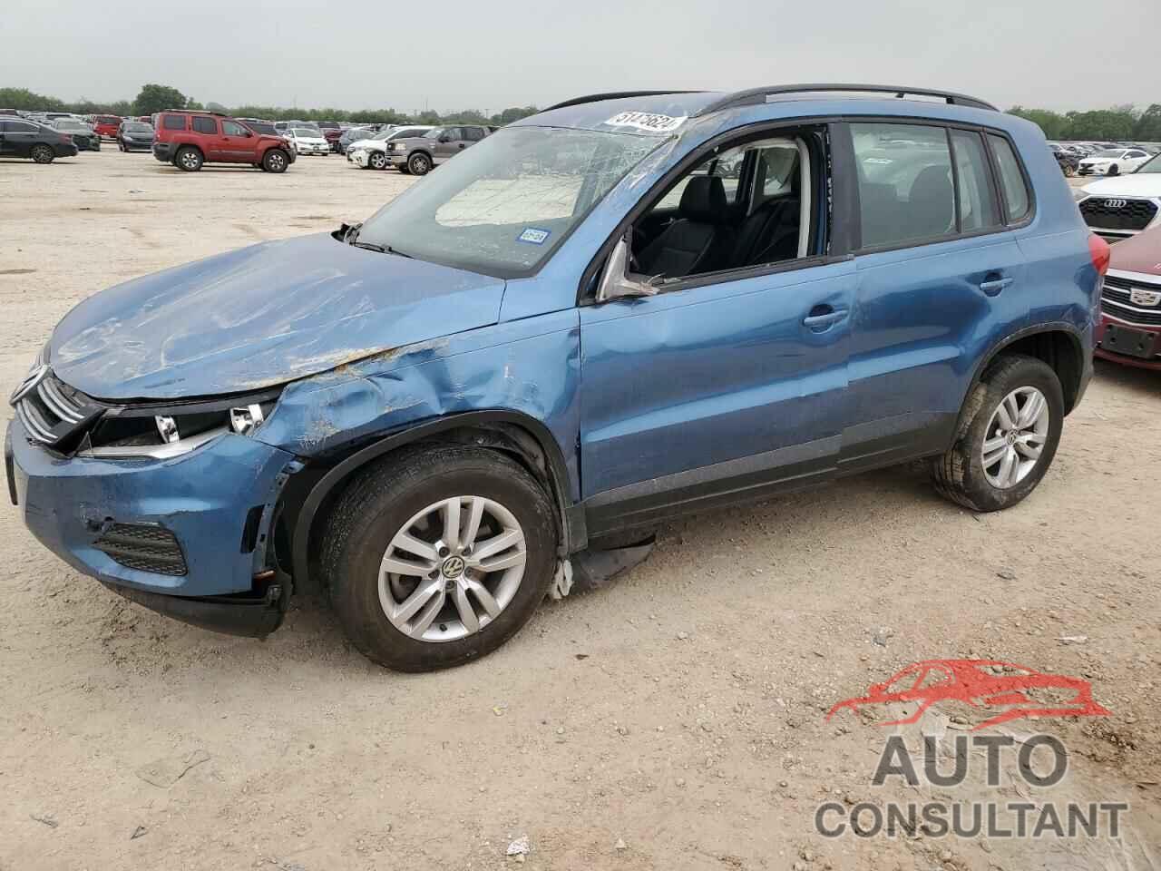 VOLKSWAGEN TIGUAN 2017 - WVGAV7AX7HK035138