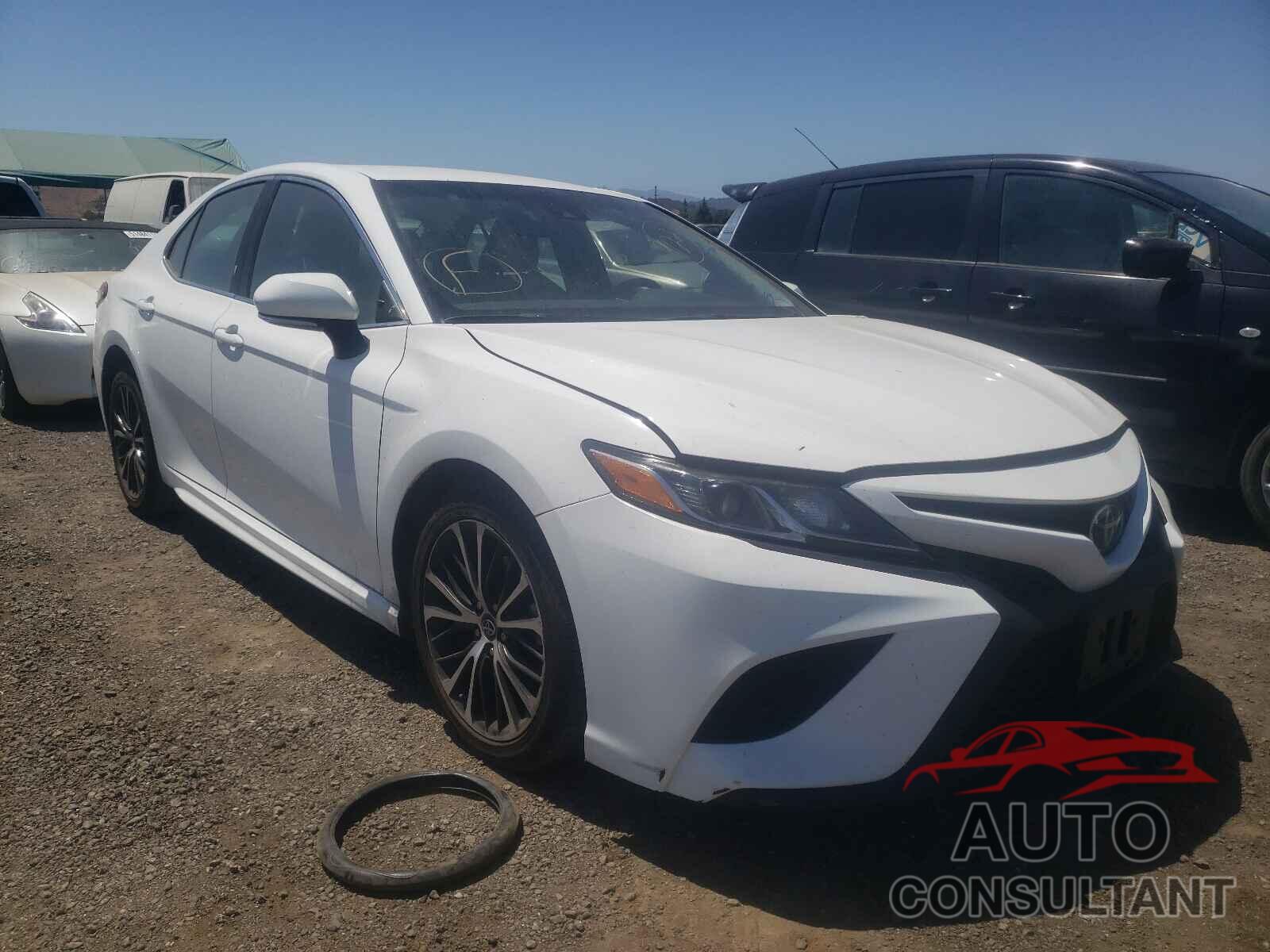 TOYOTA CAMRY 2018 - 4T1B11HK2JU676196