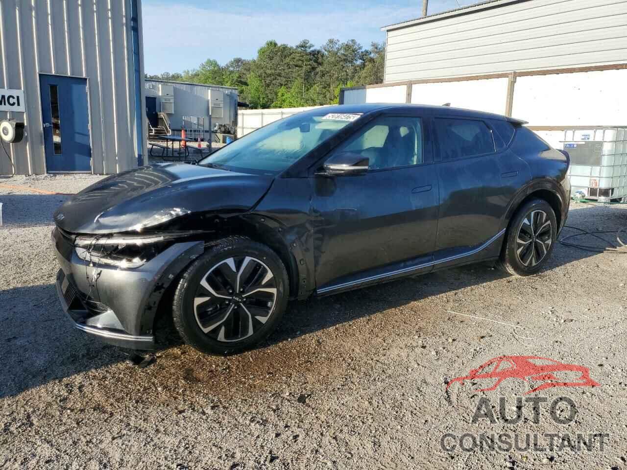 KIA EV6 LIGHT 2023 - KNDC34LA8P5610757