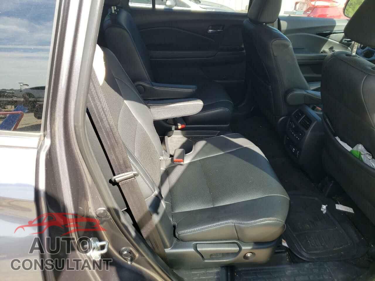 HONDA PILOT 2019 - 5FNYF6H04KB010530