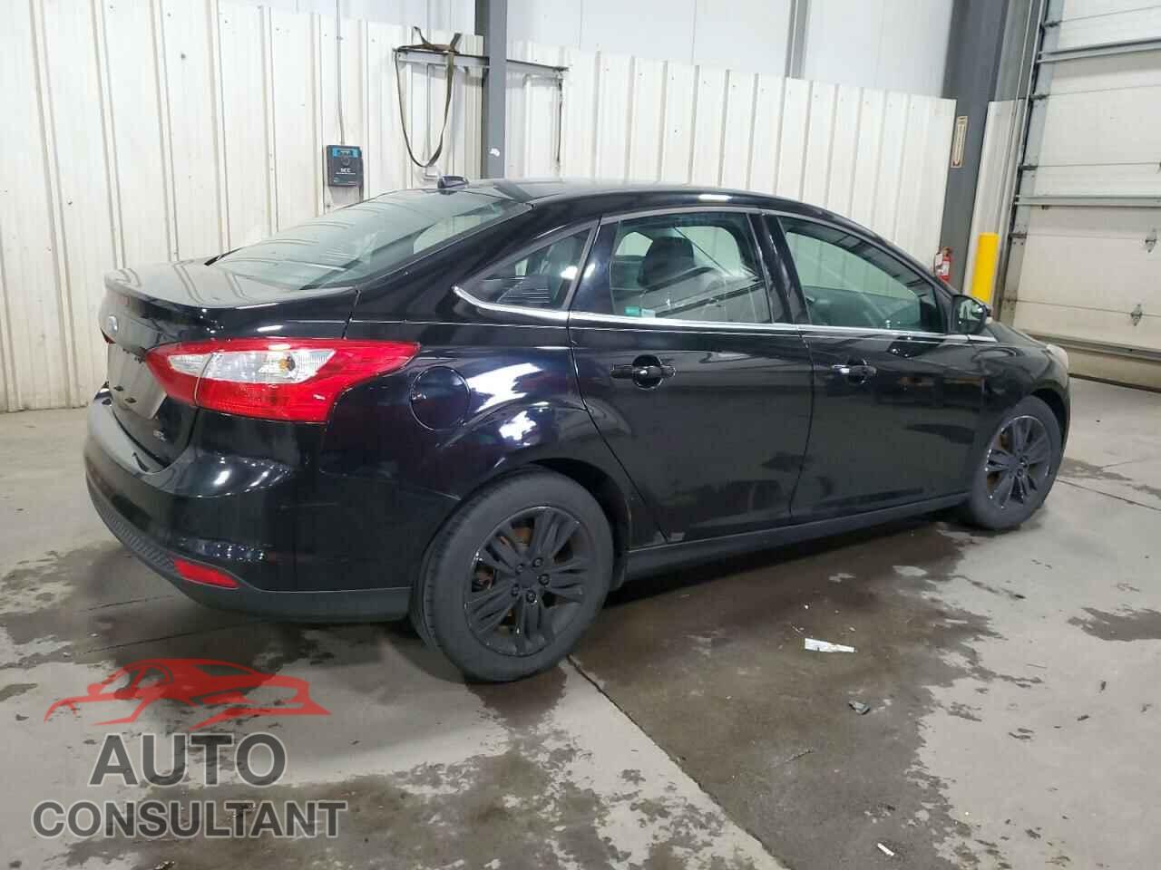 FORD FOCUS 2012 - 1FAHP3H28CL243117