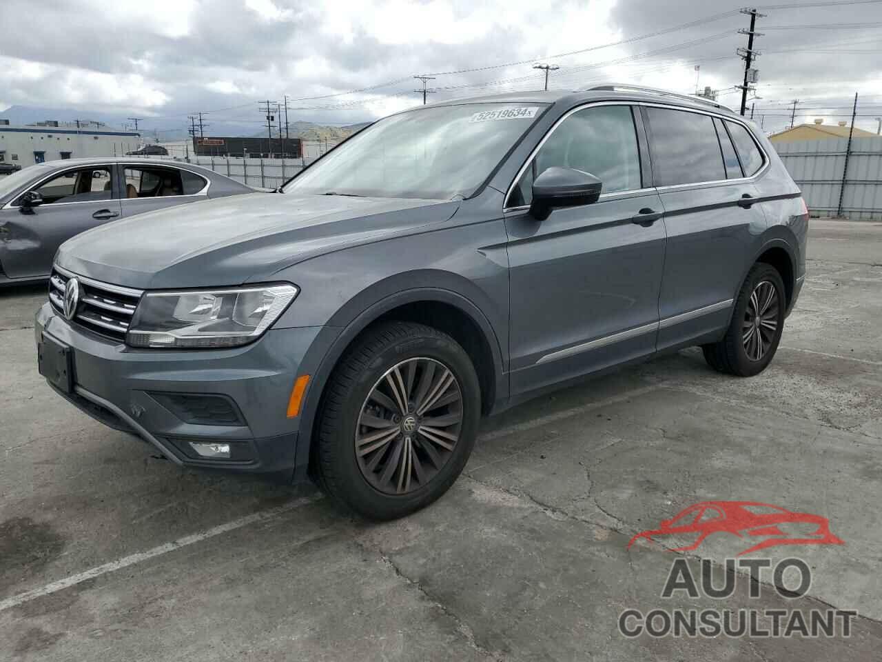 VOLKSWAGEN TIGUAN 2018 - 3VV2B7AX9JM181168