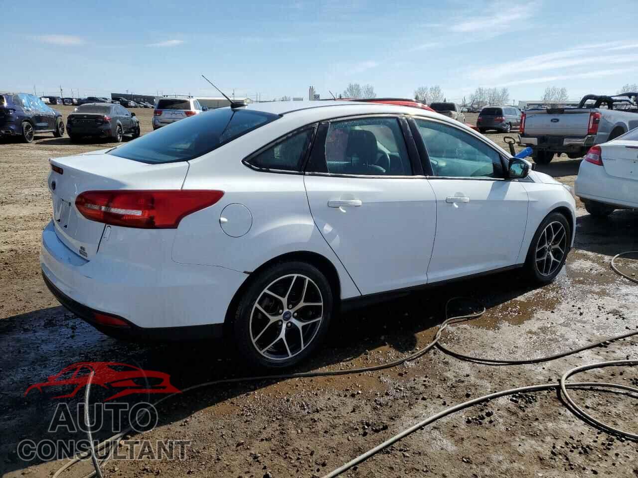 FORD FOCUS 2018 - 1FADP3FE7JL317359