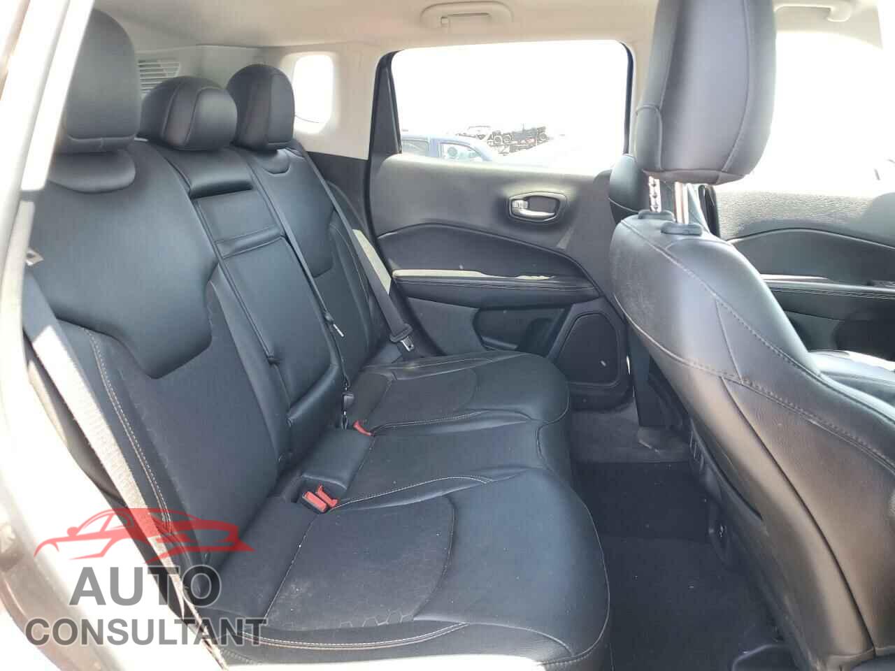JEEP COMPASS 2018 - 3C4NJDBB7JT464917
