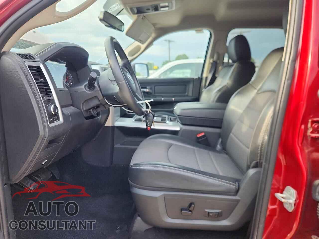 DODGE RAM 1500 2012 - 1C6RD7MT5CS209520