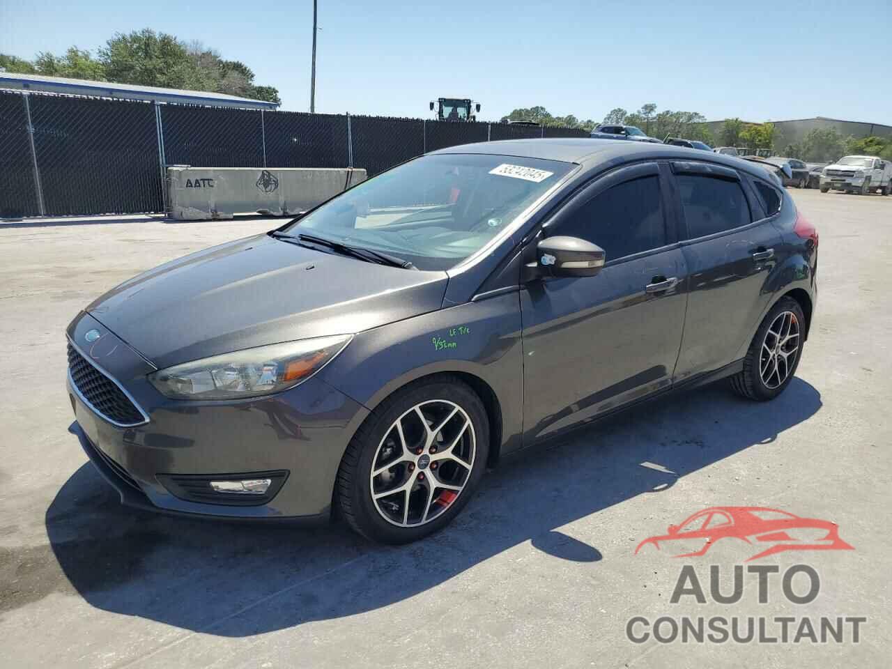 FORD FOCUS 2017 - 1FADP3M26HL338108