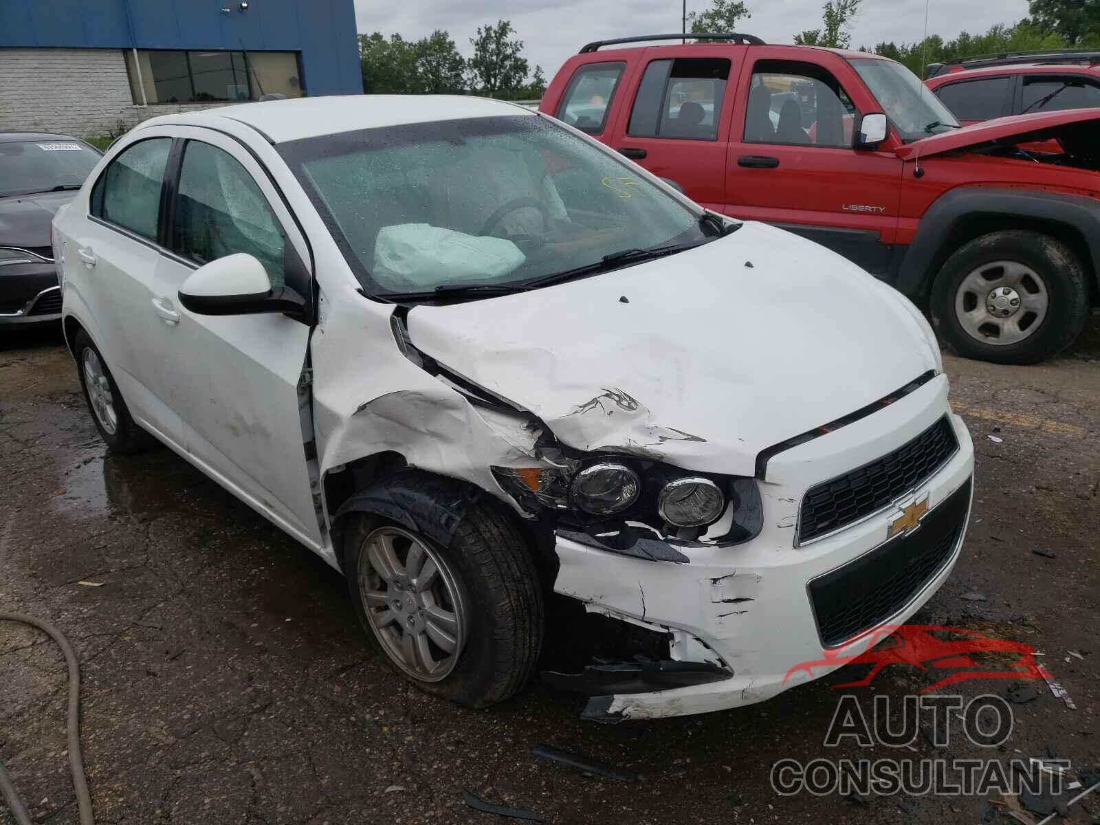 CHEVROLET SONIC 2016 - 1G1JC5SH7G4136746