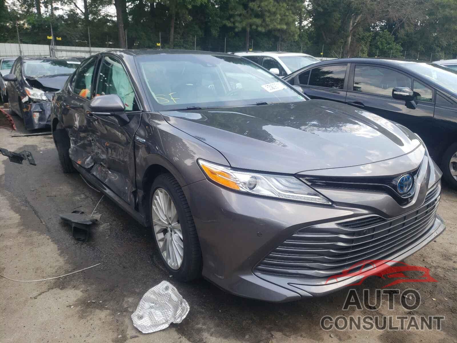 TOYOTA CAMRY 2018 - 4T1B21HK1JU008354