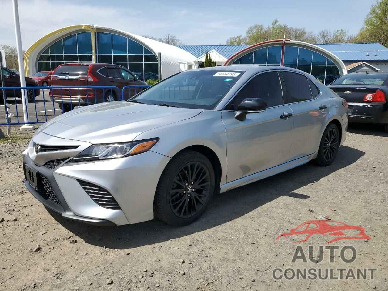 TOYOTA CAMRY 2018 - 4T1B11HK5JU546736
