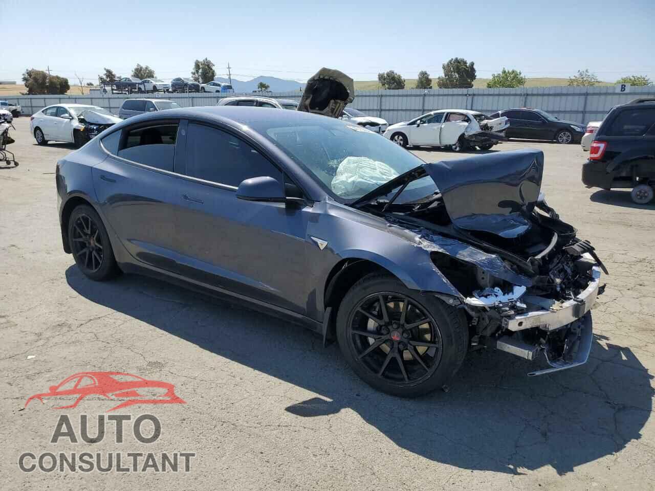 TESLA MODEL 3 2018 - 5YJ3E1EA1JF045151