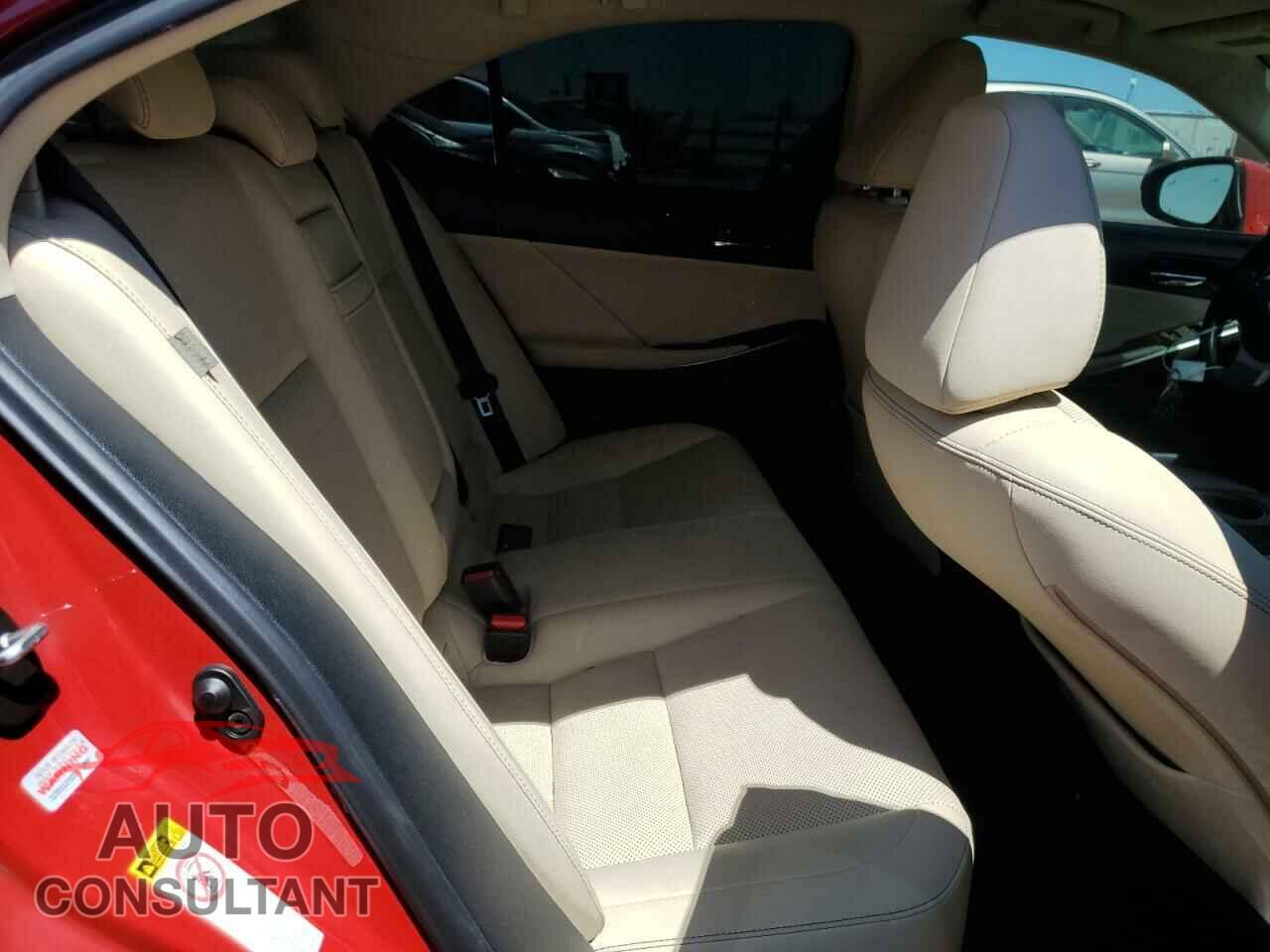 LEXUS IS 2016 - JTHBA1D26G5017002