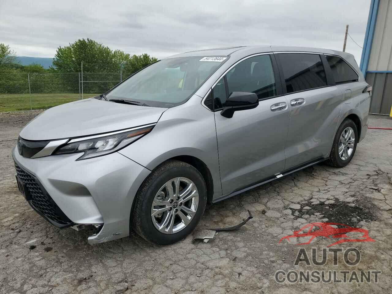 TOYOTA SIENNA 2023 - 5TDXSKFC8PS101106