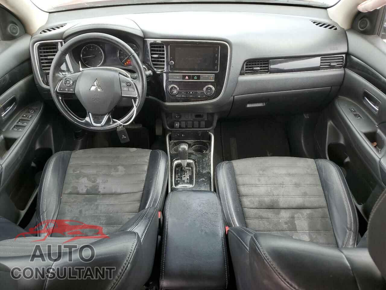 MITSUBISHI OUTLANDER 2019 - JA4AD3A34KZ032302