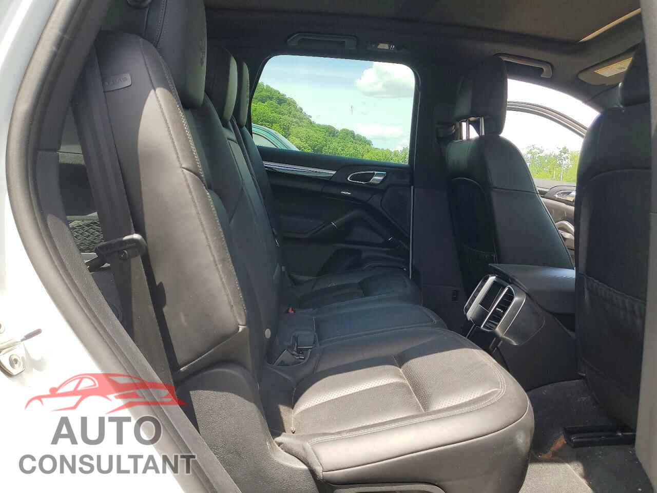 PORSCHE CAYENNE 2017 - WP1AA2A29HKA82659