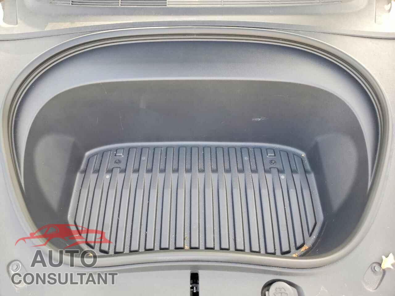 TESLA MODEL 3 2024 - 5YJ3E1EA8RF855694