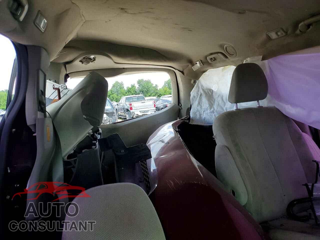 TOYOTA SIENNA 2013 - 5TDZK3DC8DS399766
