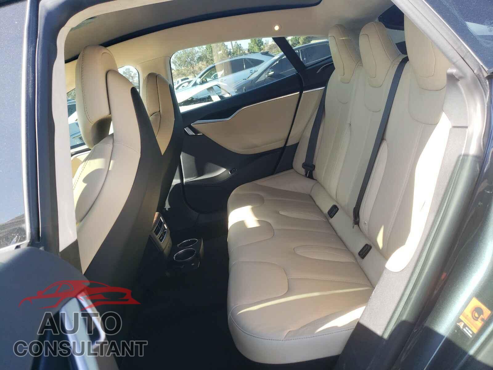 TESLA MODEL S 2017 - 5YJSA1E14HF202933