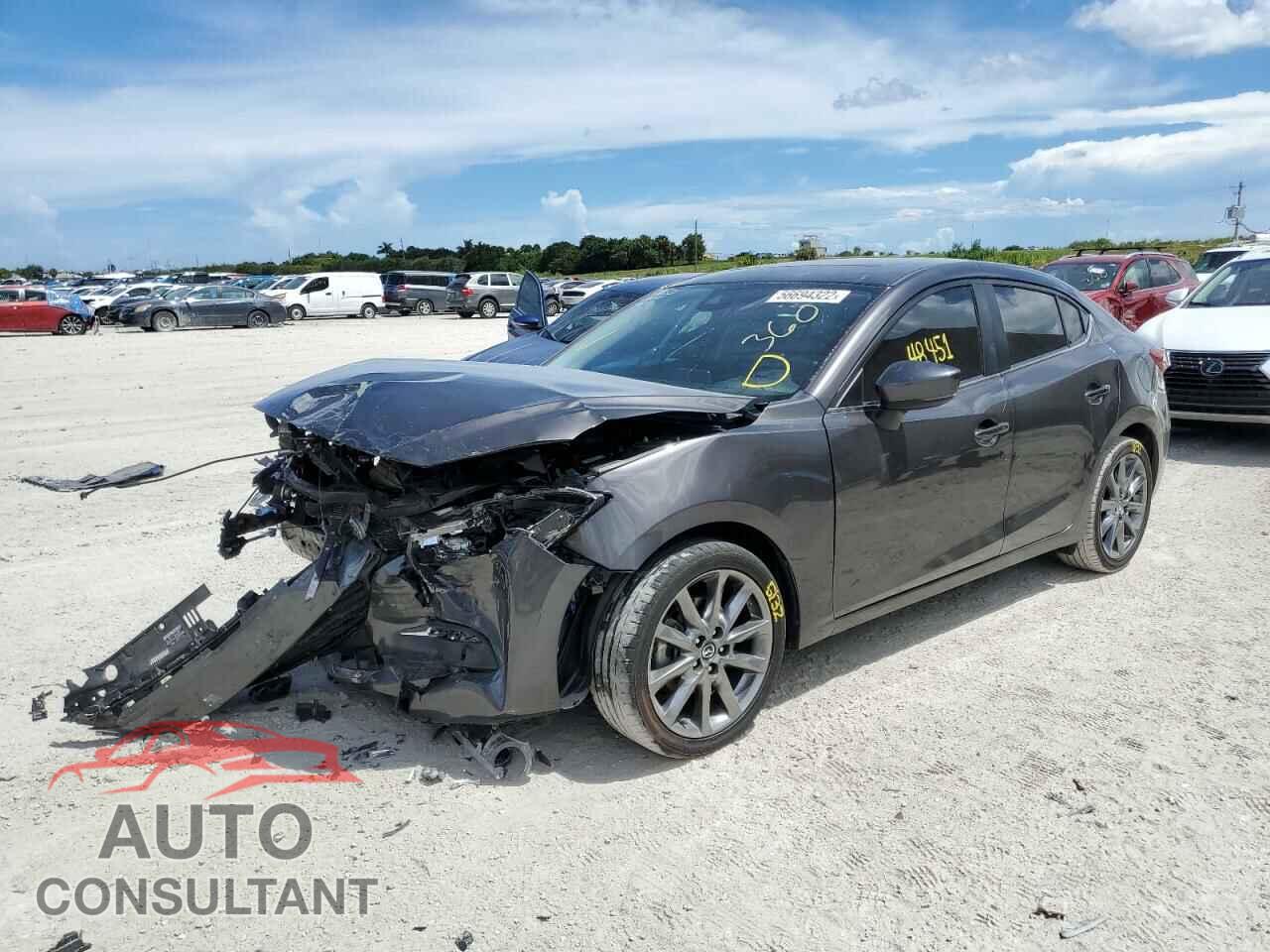 MAZDA 3 2018 - 3MZBN1W34JM158564