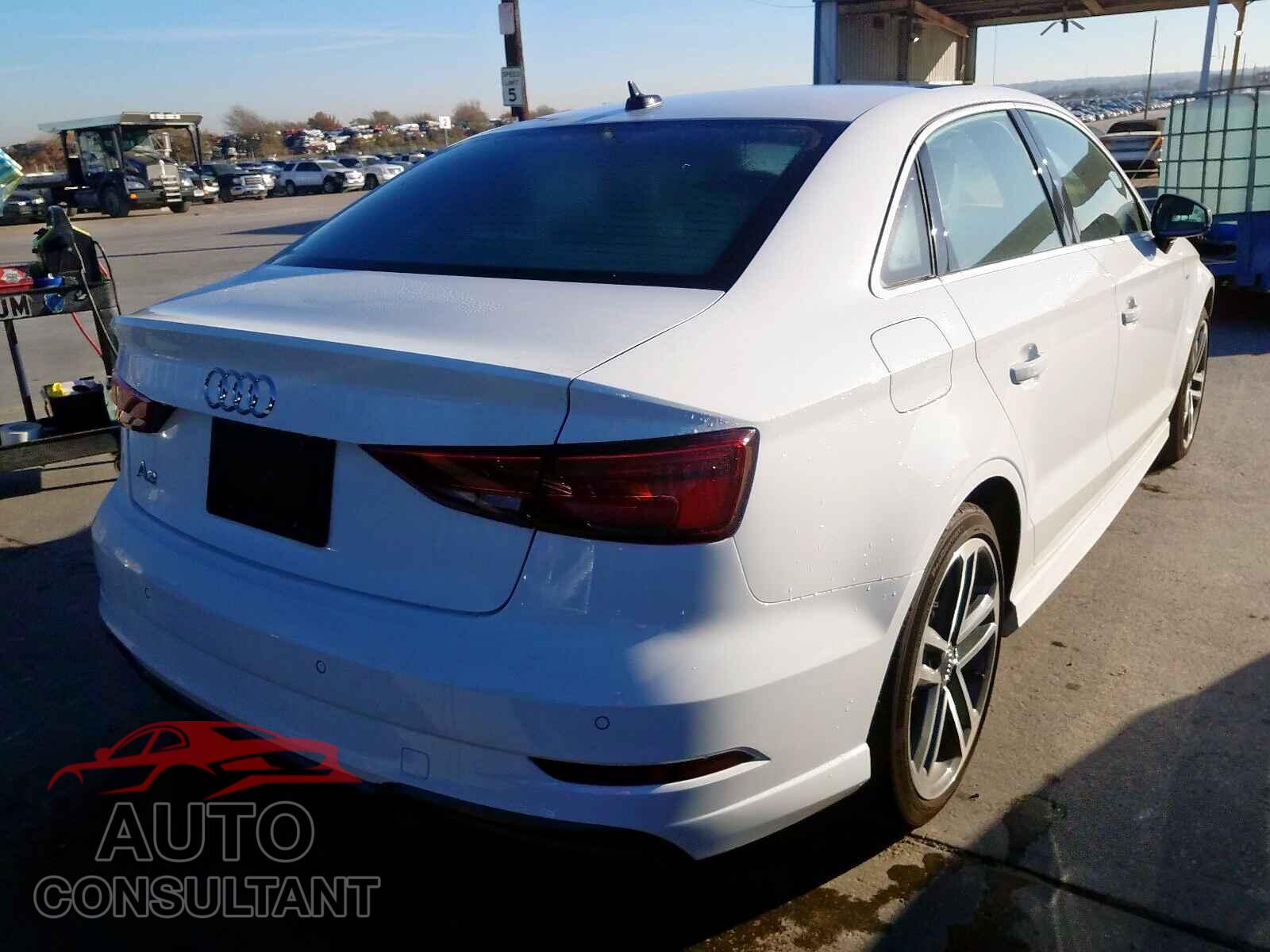 AUDI A3 2019 - WAUGUGFF0KA069840