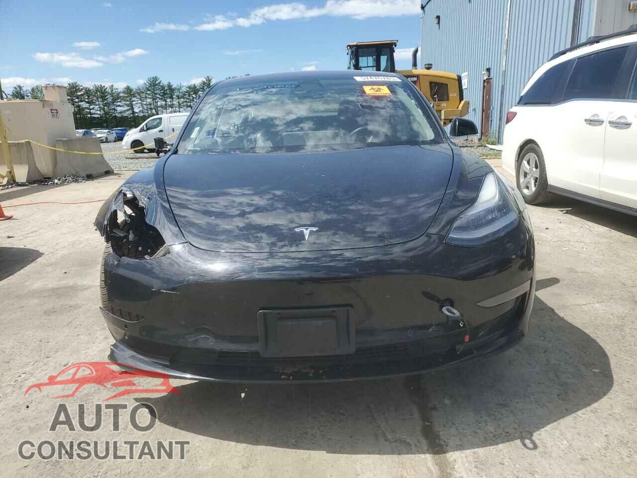 TESLA MODEL 3 2018 - 5YJ3E1EB1JF067370