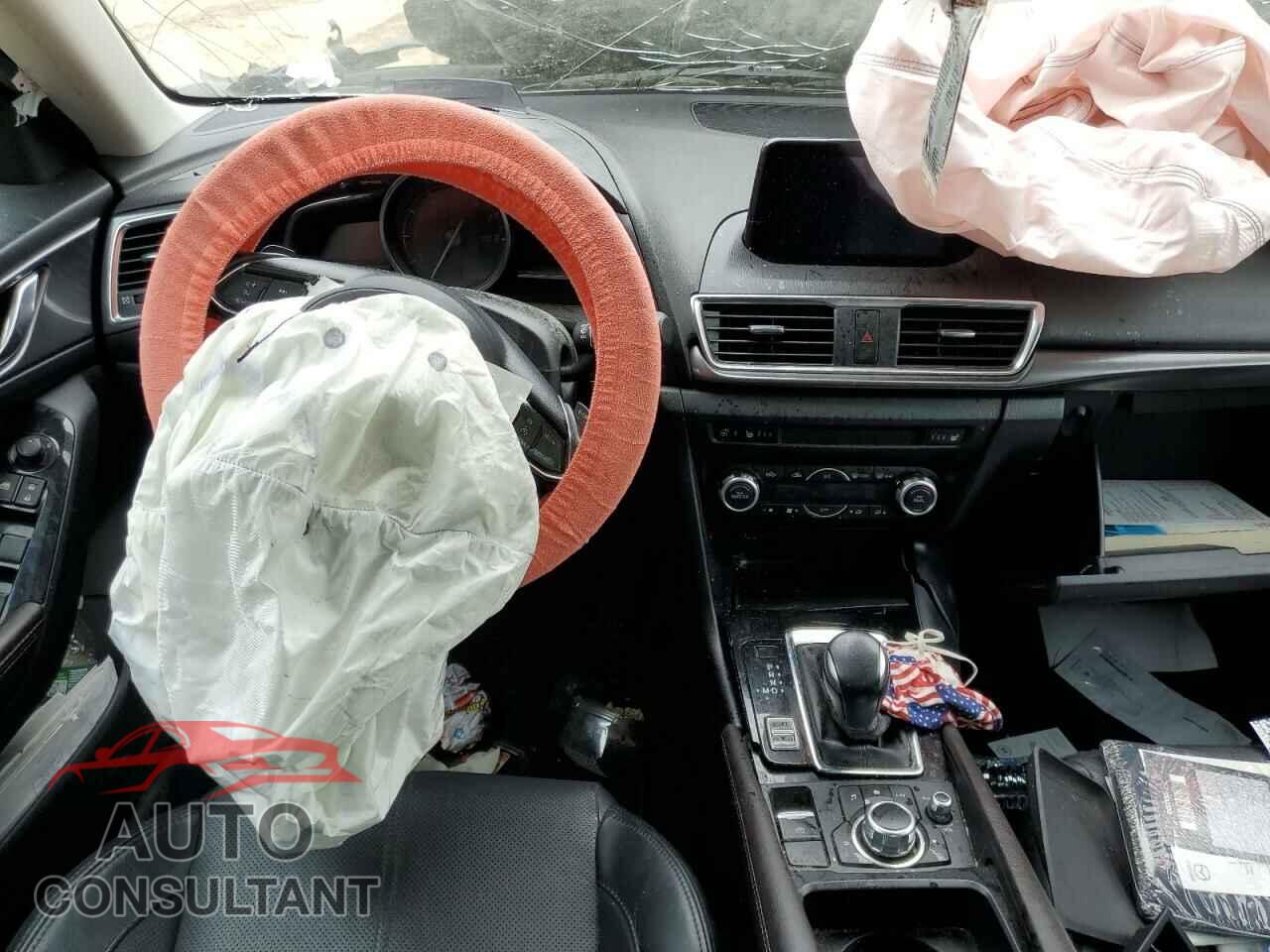 MAZDA 3 2017 - 3MZBN1W38HM151921