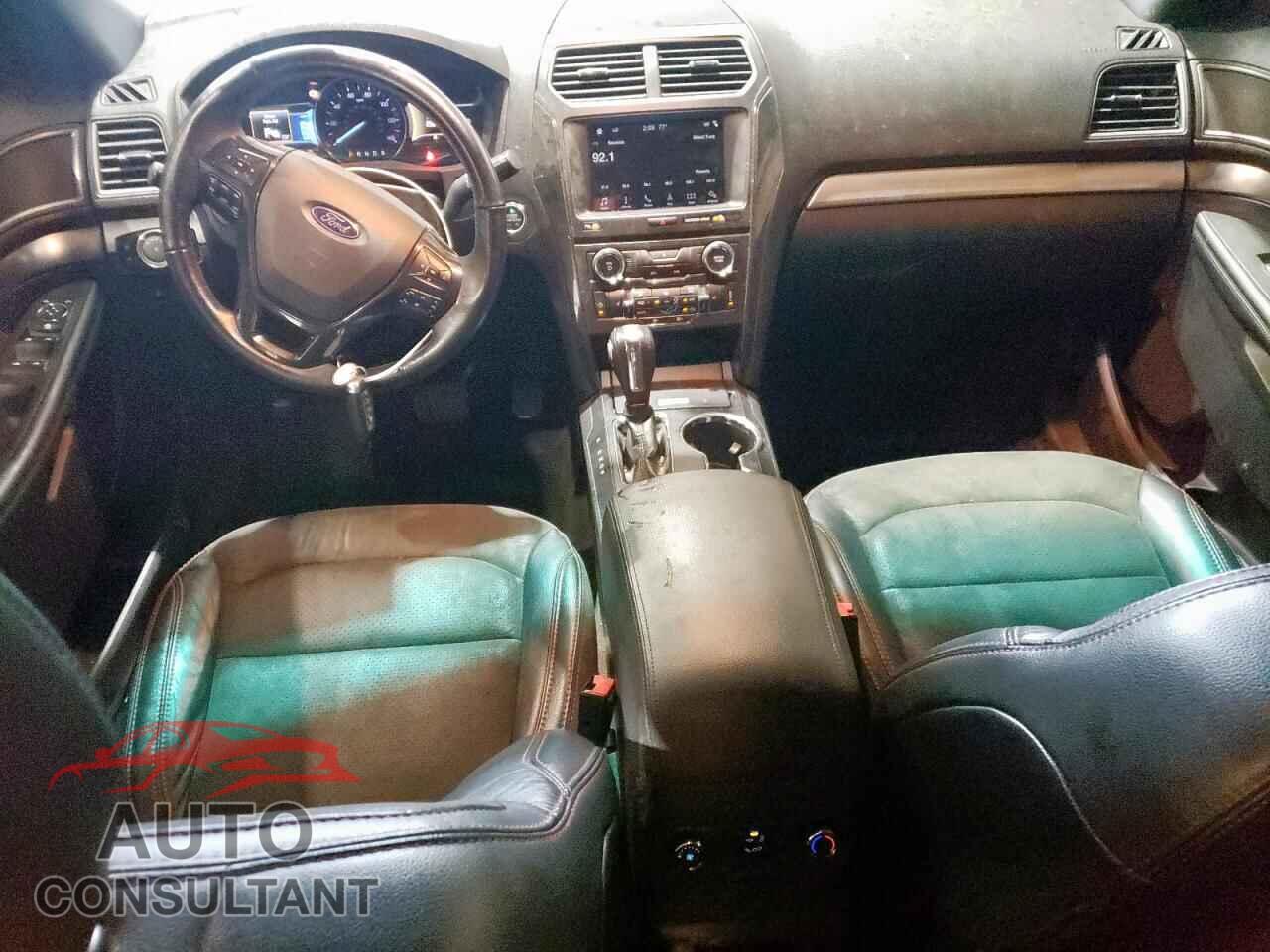 FORD EXPLORER 2018 - 1FM5K7D82JGB75010