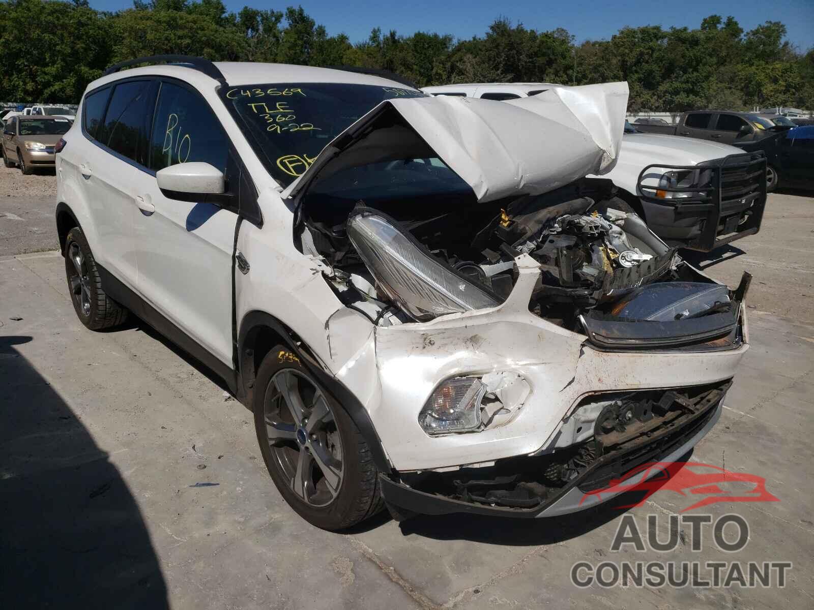 FORD ESCAPE 2017 - 1FMCU0G90HUC43569