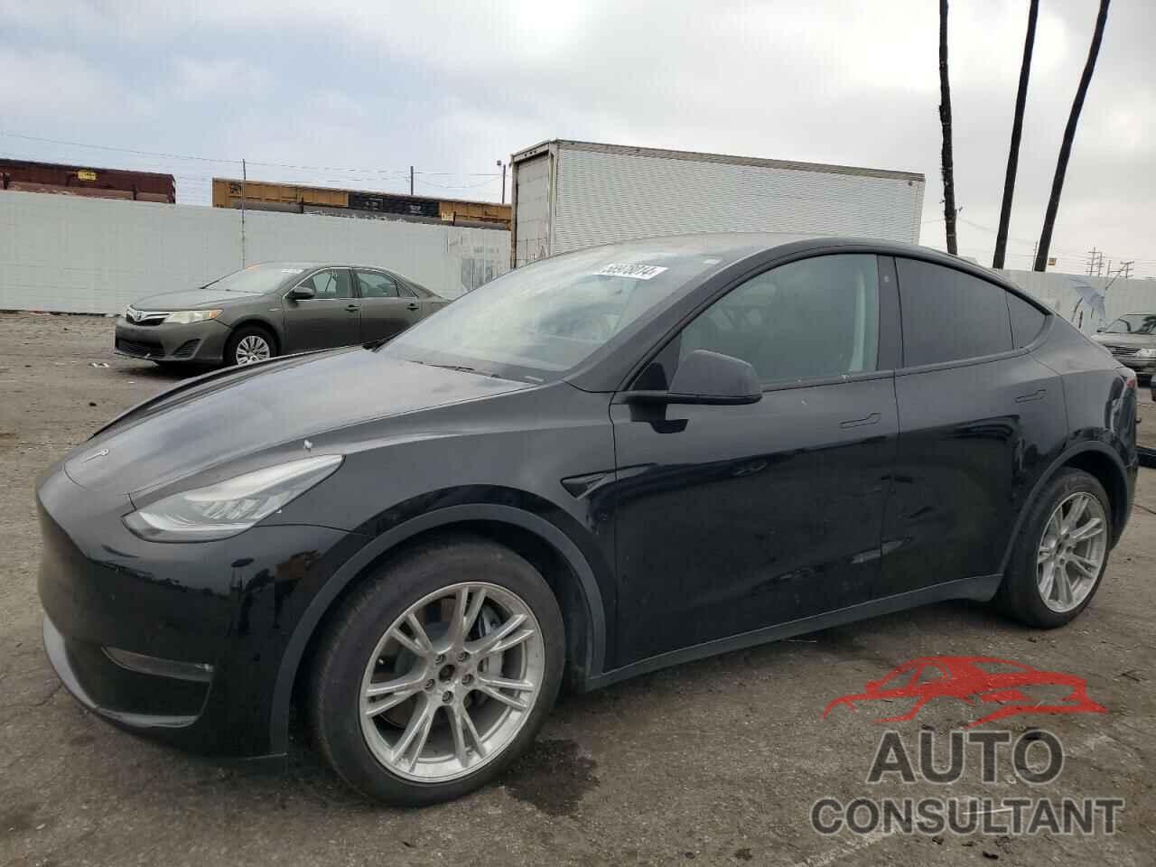 TESLA MODEL Y 2020 - 5YJYGDEE4LF019845