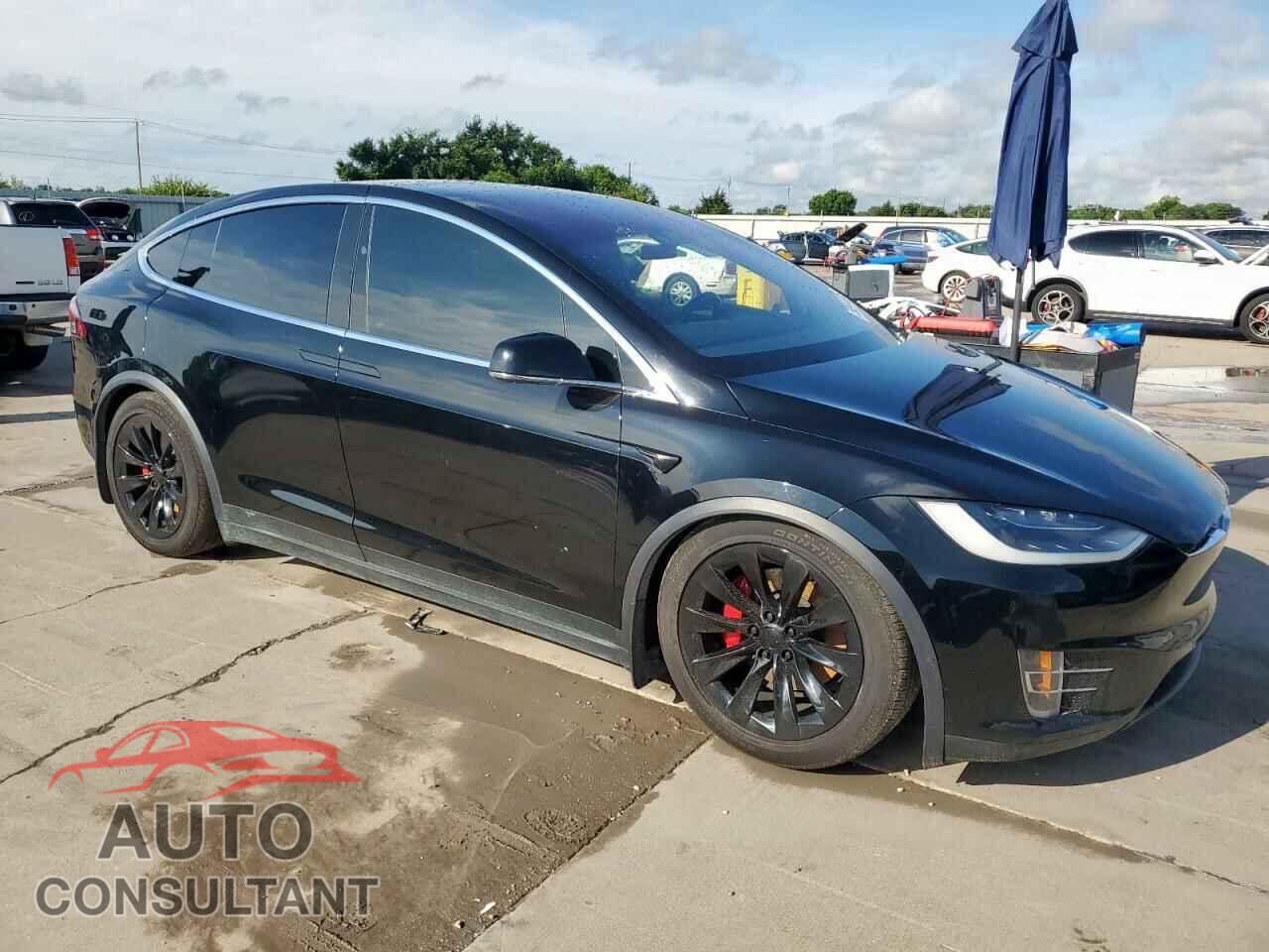 TESLA MODEL X 2017 - 5YJXCBE24HF044429
