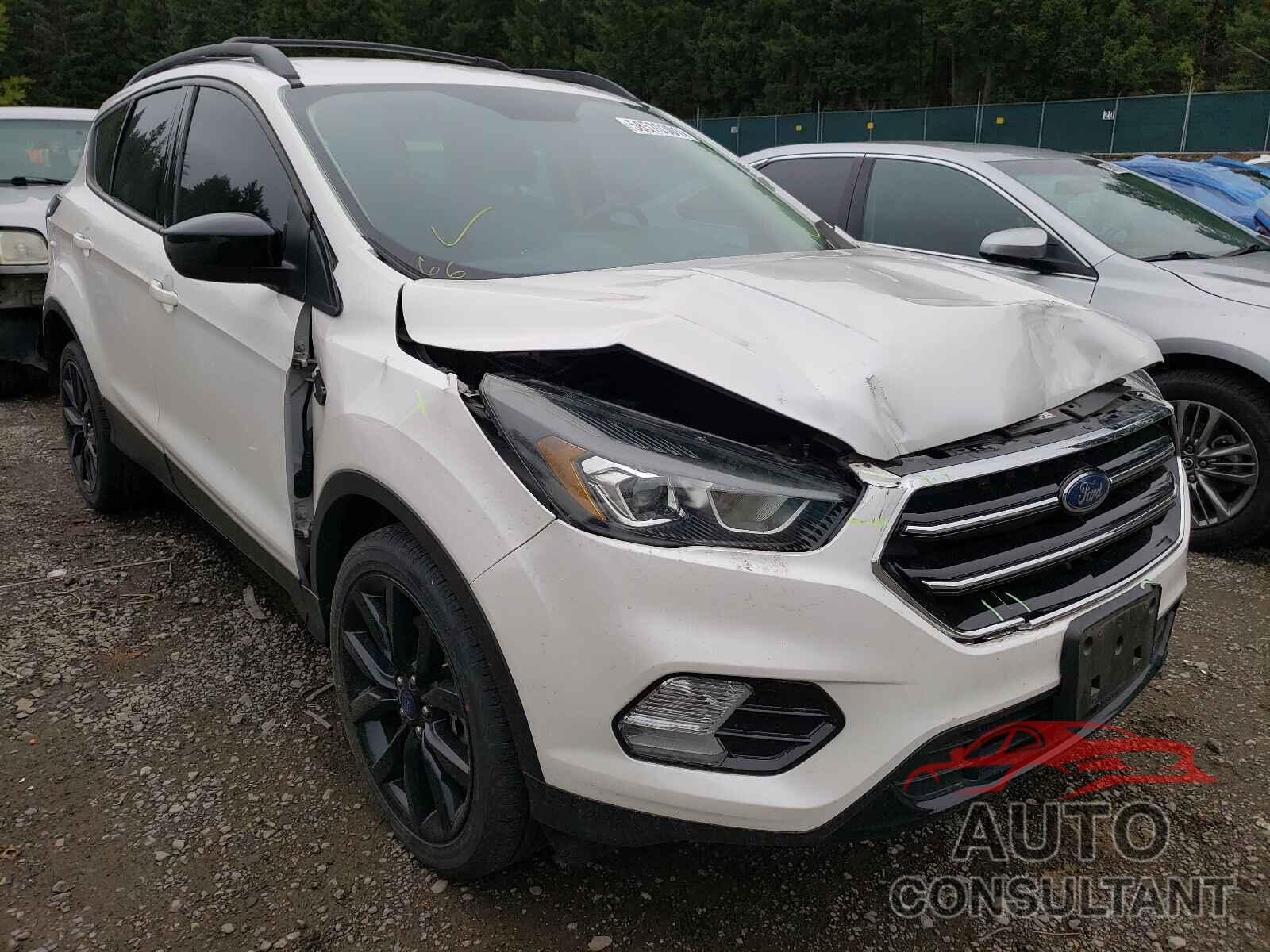 FORD ESCAPE 2017 - 1FMCU9G90HUA68664