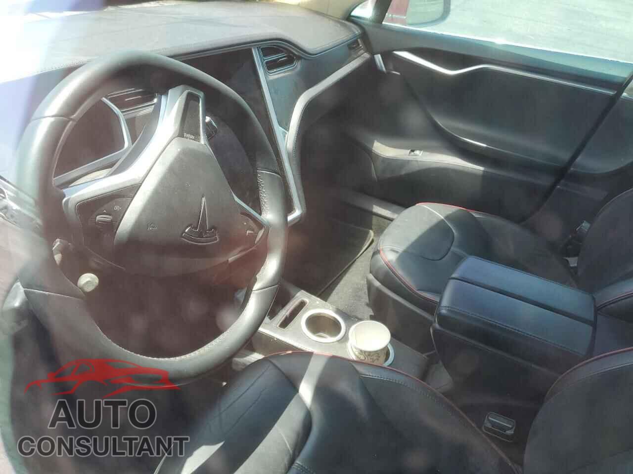 TESLA MODEL S 2013 - 5YJSA1CP6DFP10001