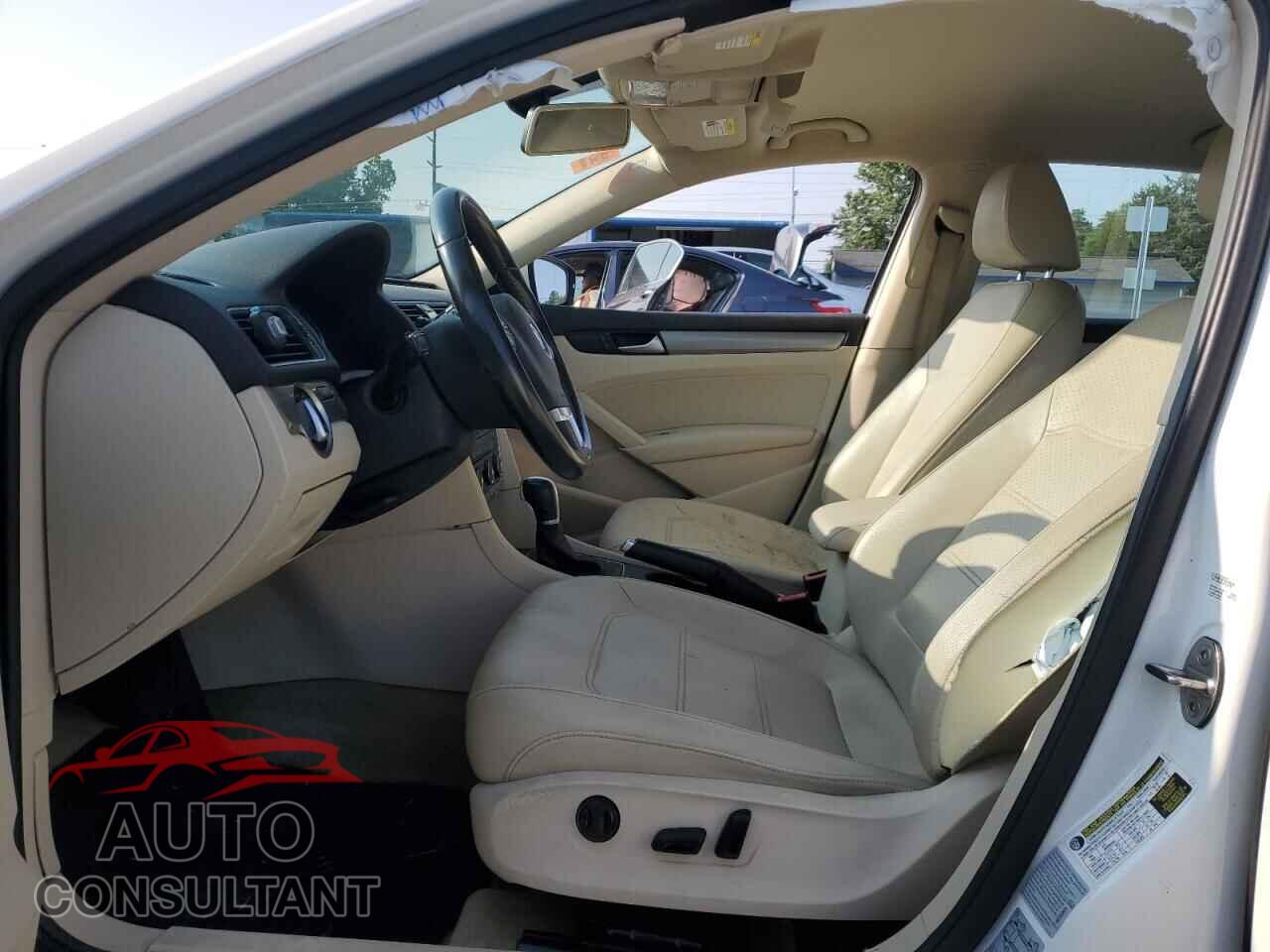 VOLKSWAGEN PASSAT 2015 - 1VWAS7A35FC081095