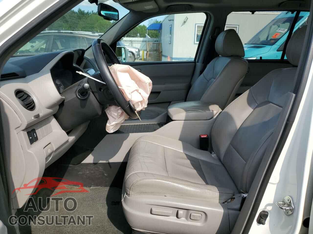 HONDA PILOT 2015 - 5FNYF4H96FB073640