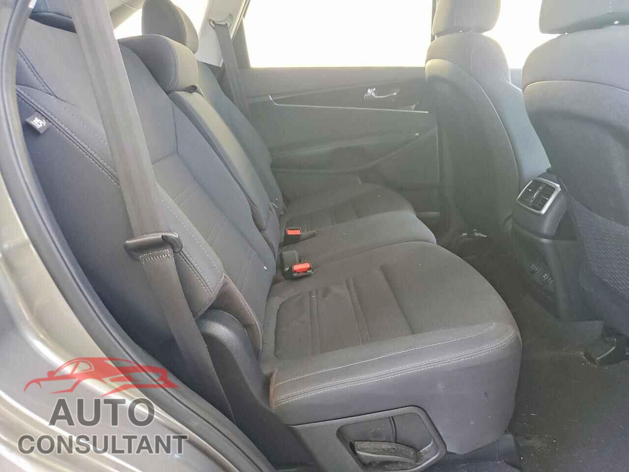 KIA SORENTO 2019 - 5XYPG4A36KG516984