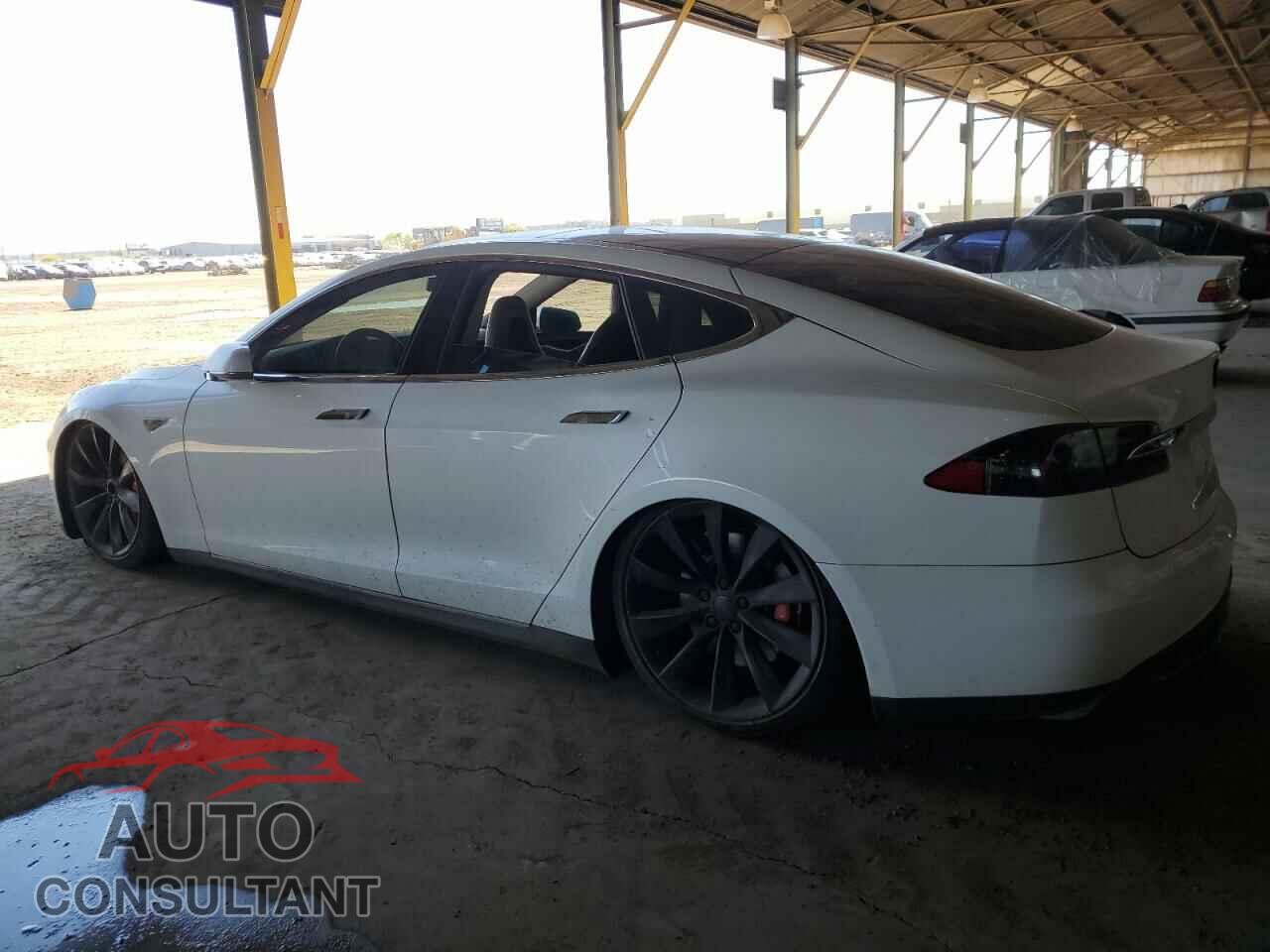TESLA MODEL S 2013 - 5YJSA1DG5DFP03667