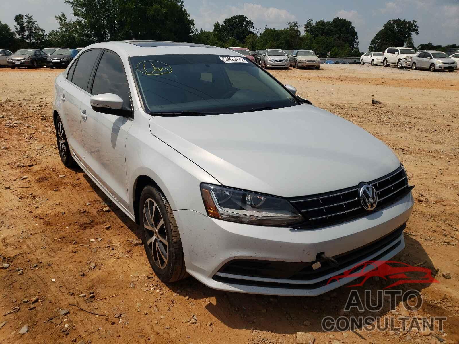 VOLKSWAGEN JETTA 2018 - 3VWDB7AJ9JM240302