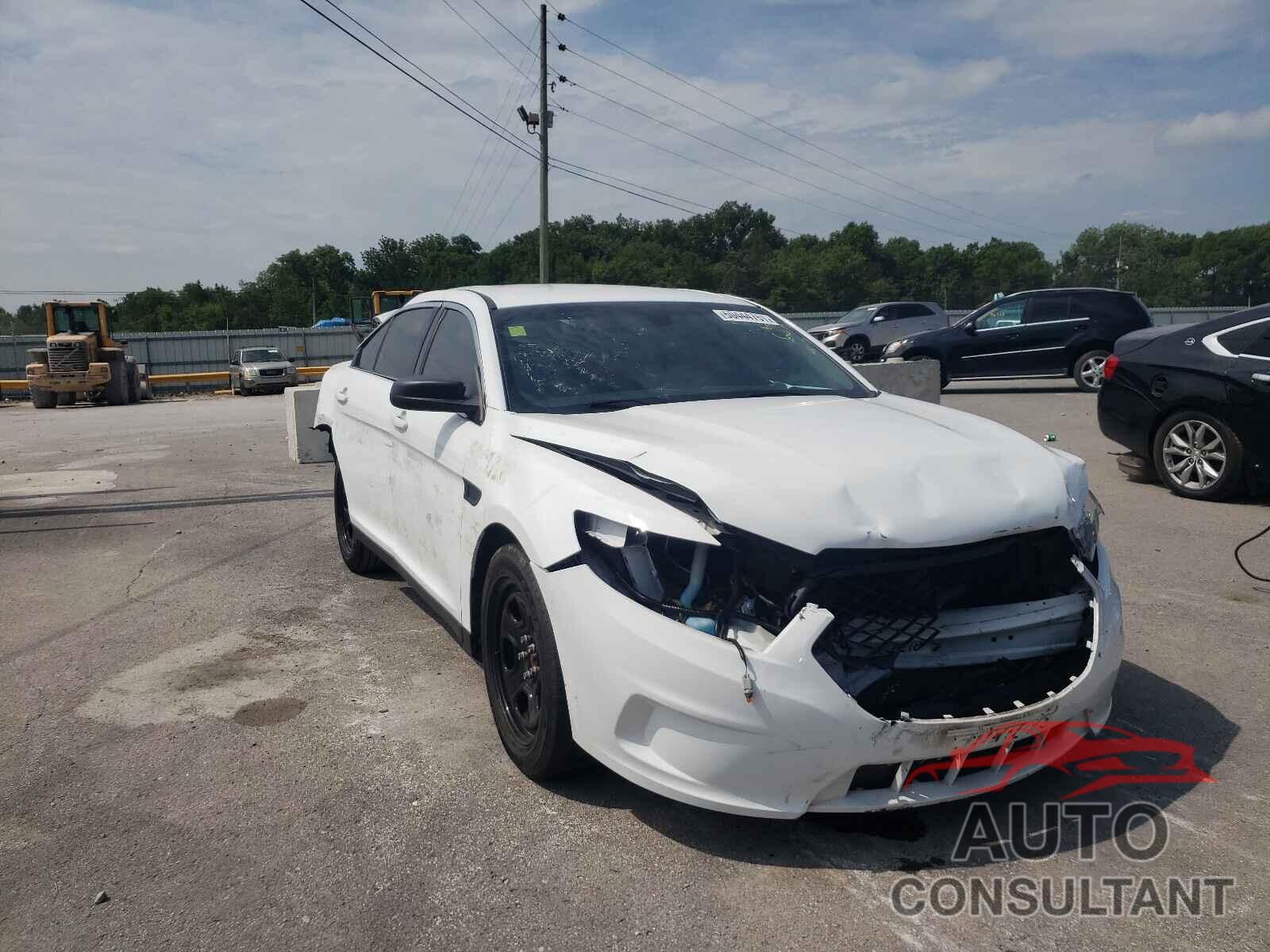 FORD TAURUS 2018 - 1FAHP2L83JG142496