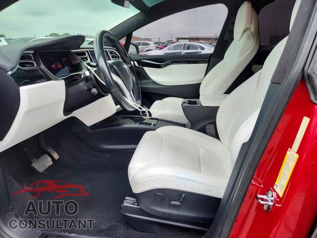 TESLA MODEL X 2017 - 5YJXCDE28HF060211